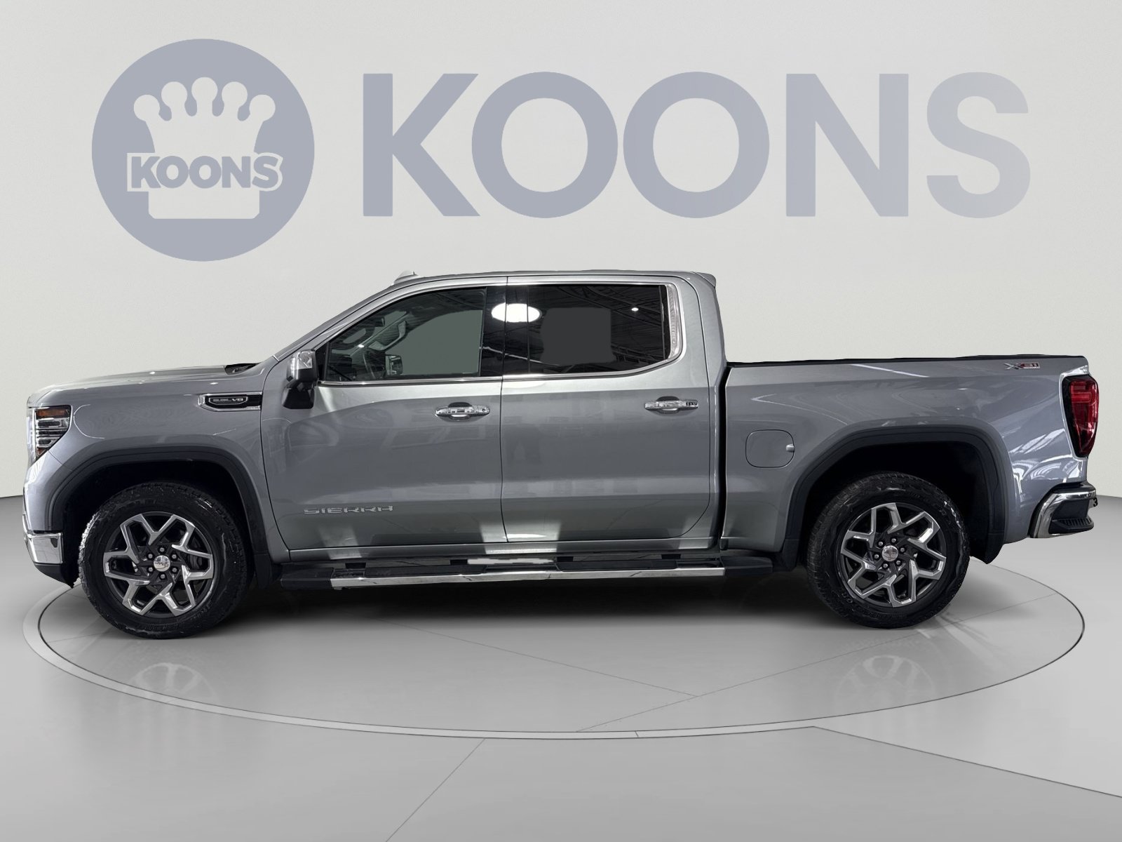 Used 2024 GMC Sierra 1500 SLT AWD/4WD image 7