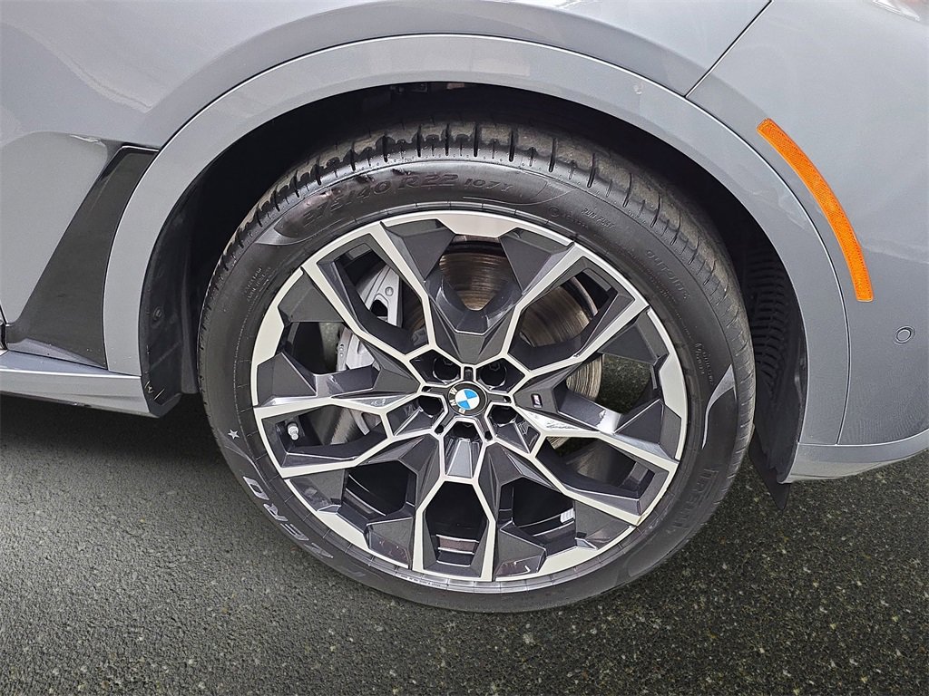 Used 2025 BMW X7 xDrive40i w/ M Sport Package image 33