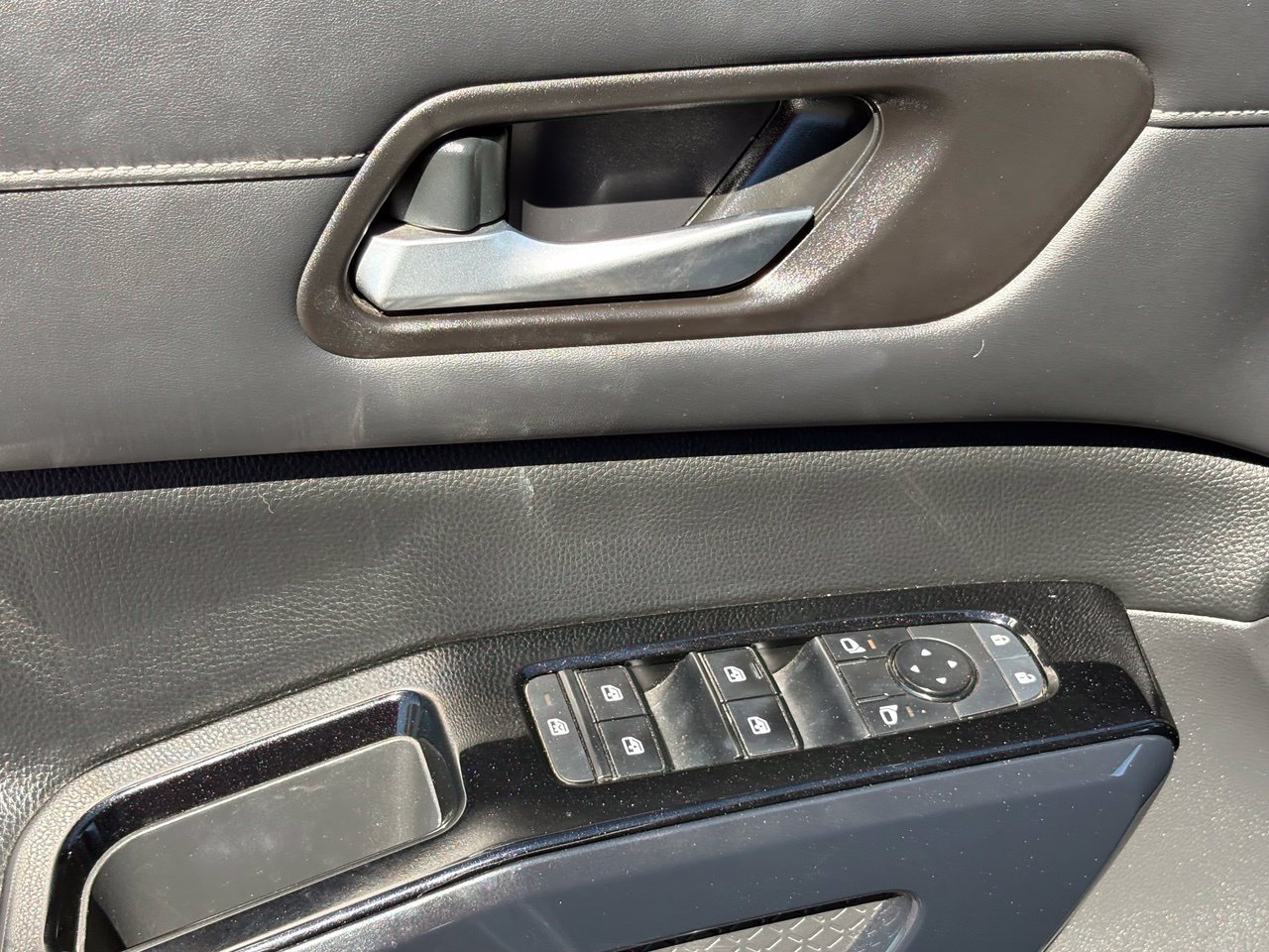 Certified 2022 Nissan Pathfinder SV w/ SV Premium Package FWD image 23