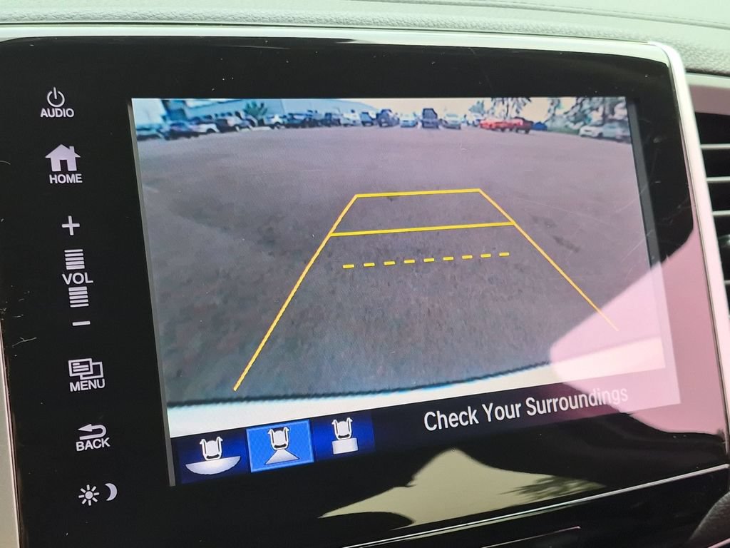 Used 2018 Honda Pilot Touring image 14