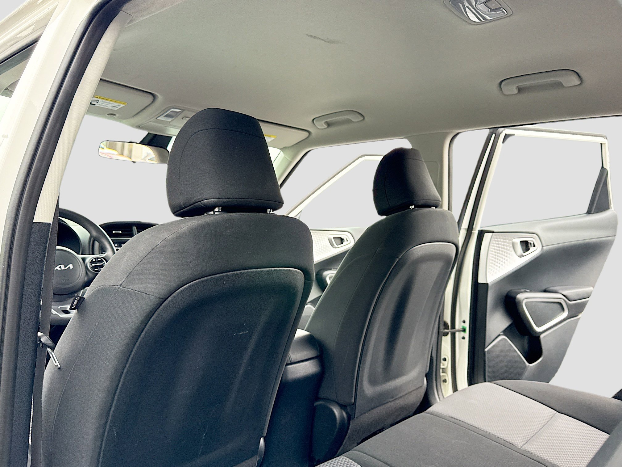 Used 2023 Kia Soul LX image 6