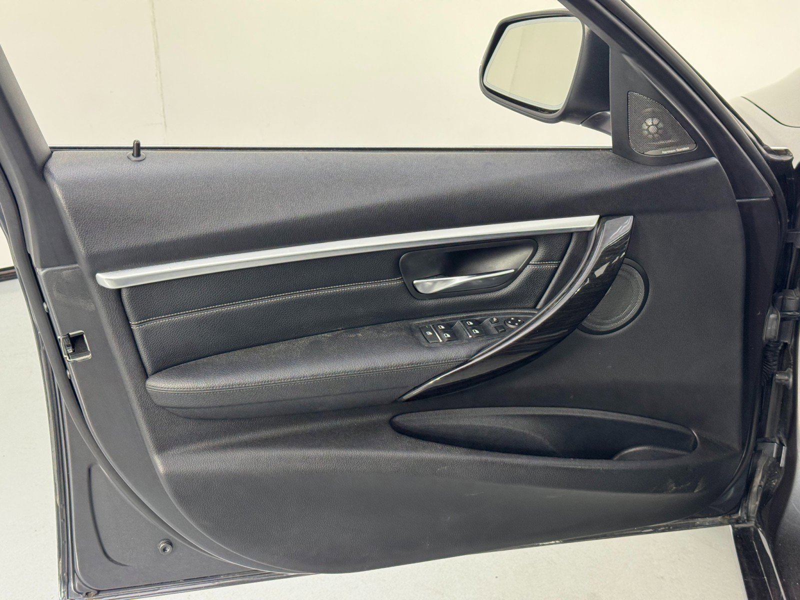 Used 2017 BMW 330e image 39