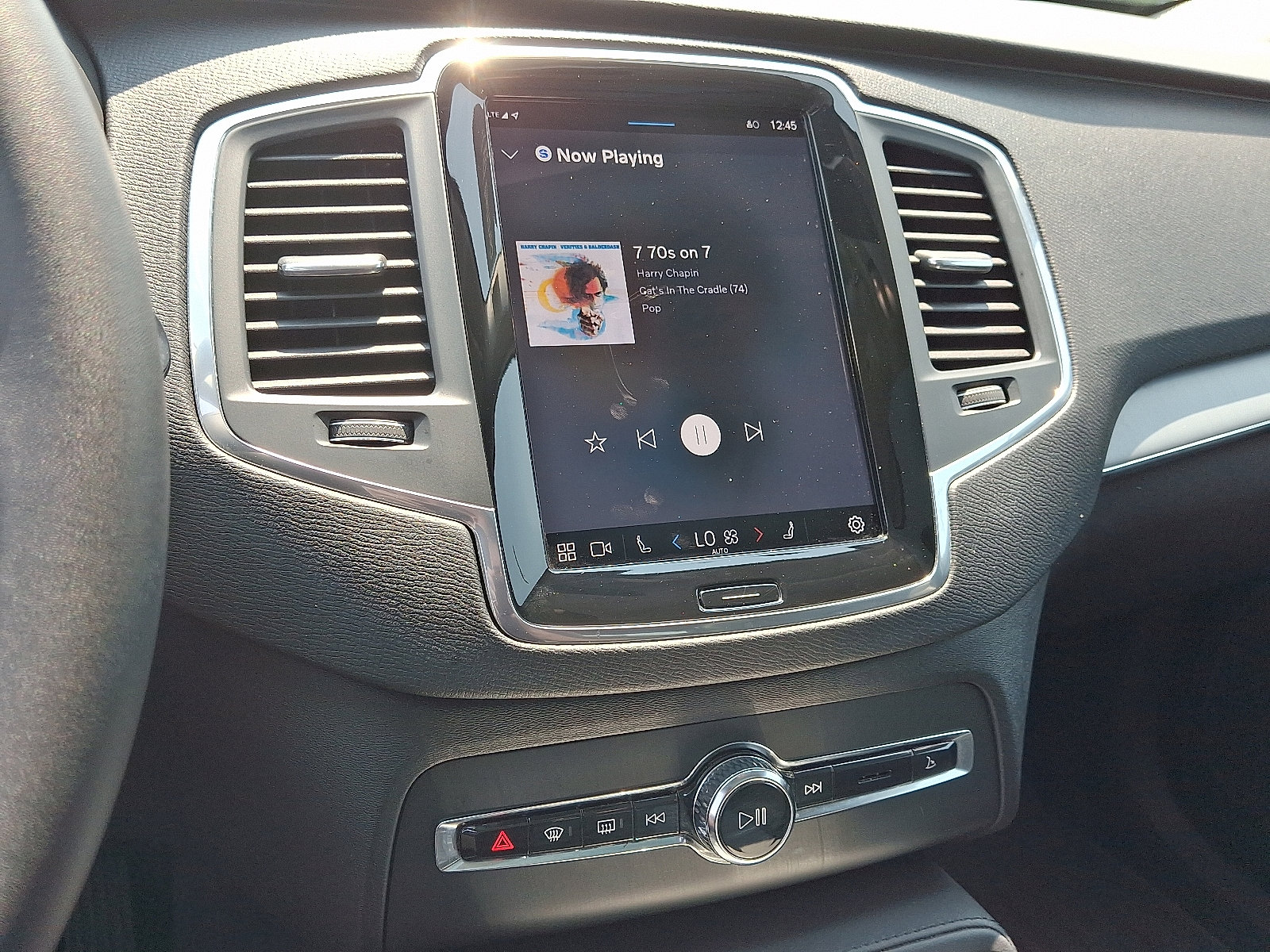 Certified 2024 Volvo XC90 B5 Core w/ Protection Package Premier image 17