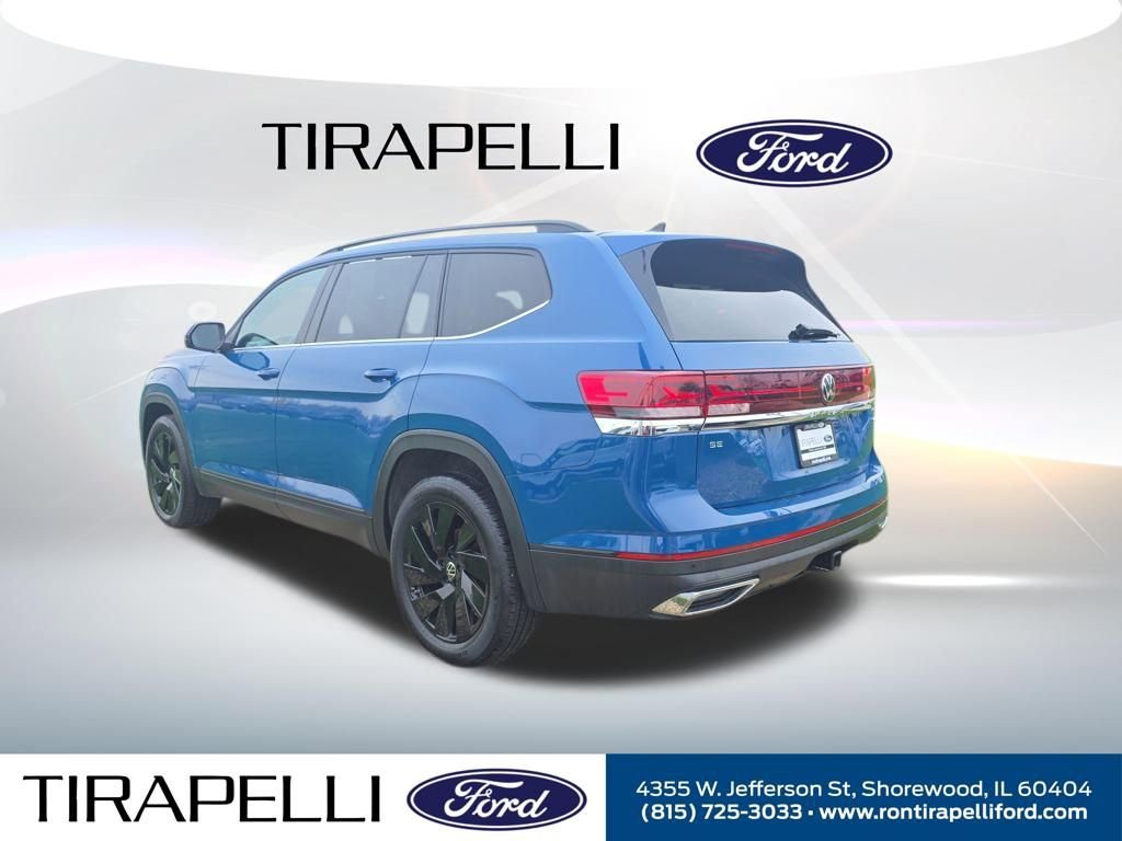 Used 2025 Volkswagen Atlas SE AWD/4WD image 2