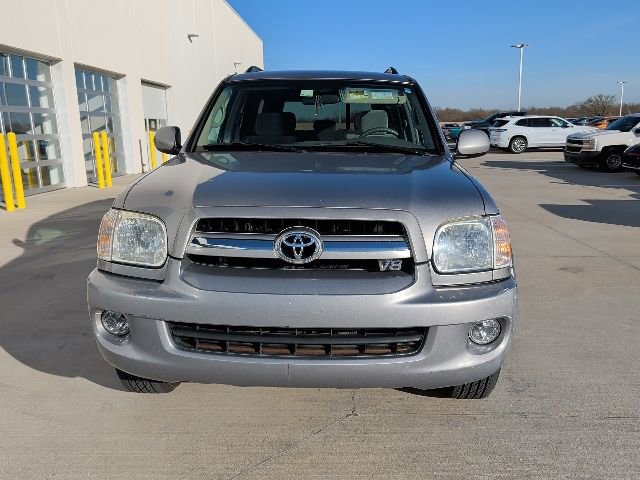Used 2005 Toyota Sequoia SR5 RWD image 4