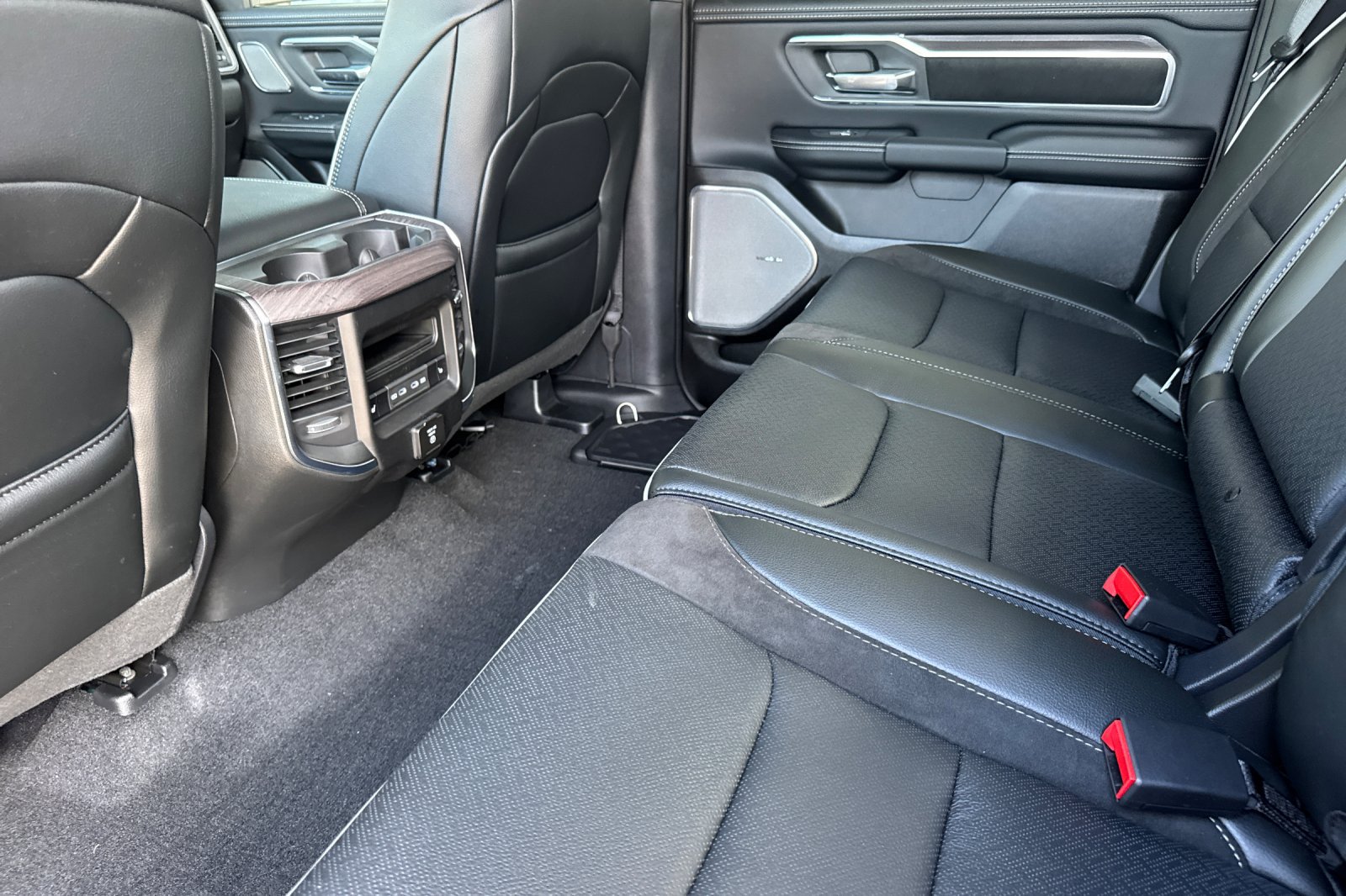 New 2027 RAM 1500 Laramie w/ Laramie Preferred Package AWD/4WD image 11