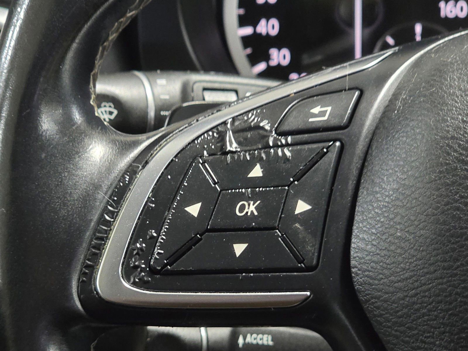 Used 2017 INFINITI QX30 Premium w/ Navigation Package FWD image 31
