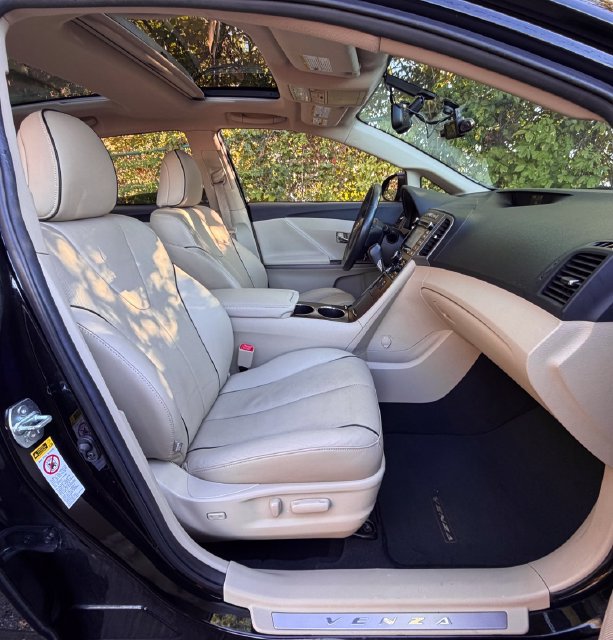 Used 2015 Toyota Venza XLE w/ XLE Premium Package FWD image 27