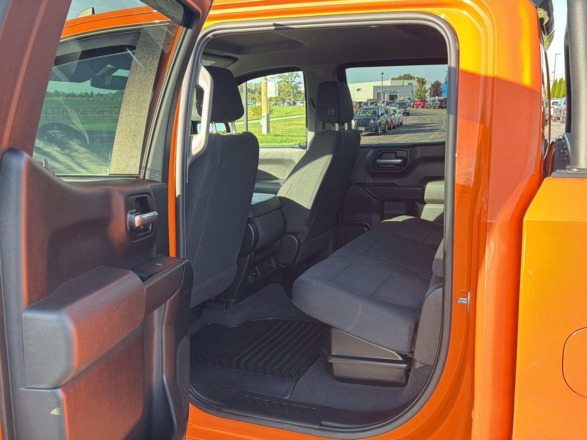 Used 2021 Chevrolet Silverado 1500 Custom Trail Boss w/ LPO, Dark Essentials Package AWD/4WD image 32