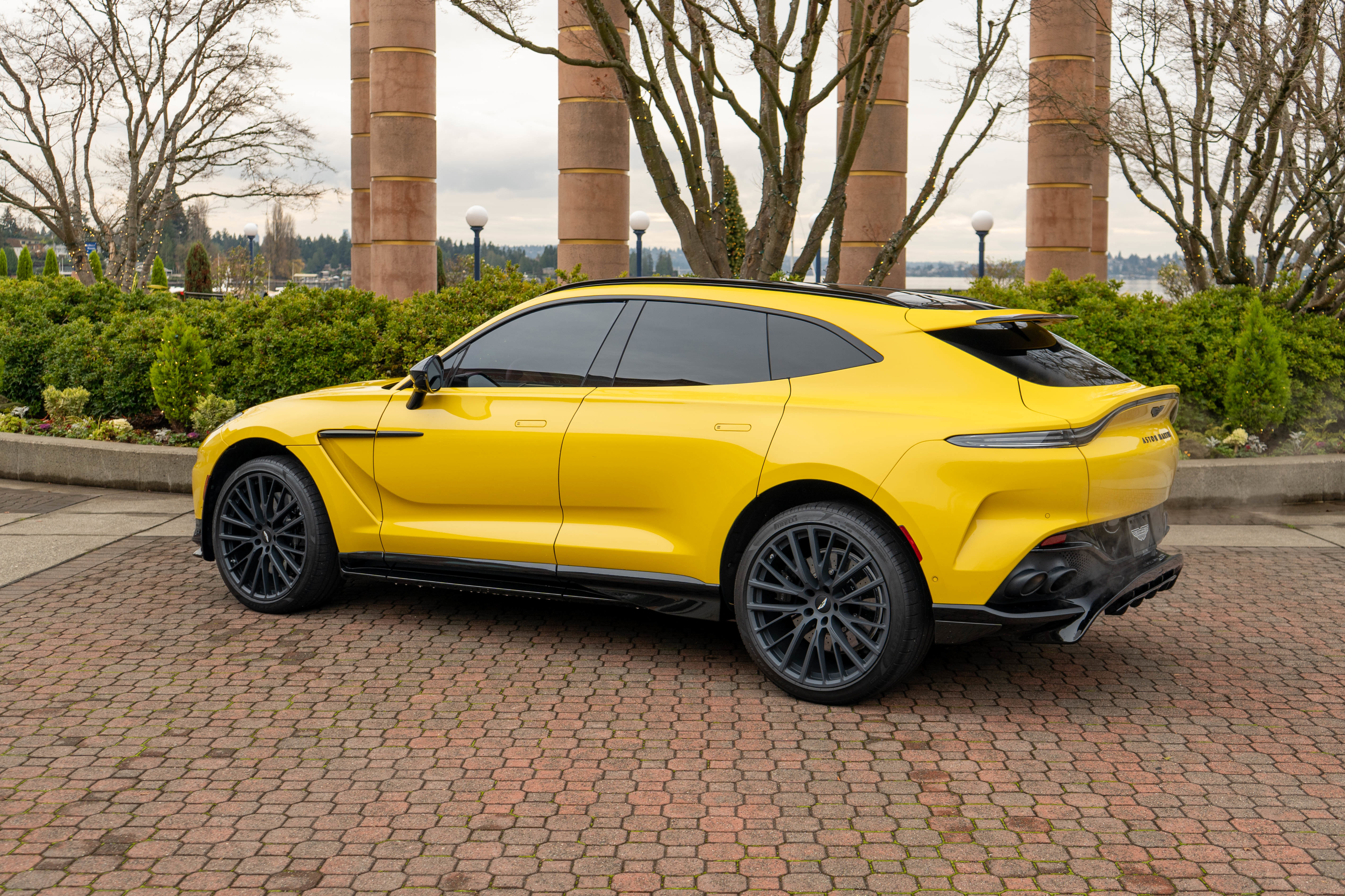 Used 2023 Aston Martin DBX 707 image 2