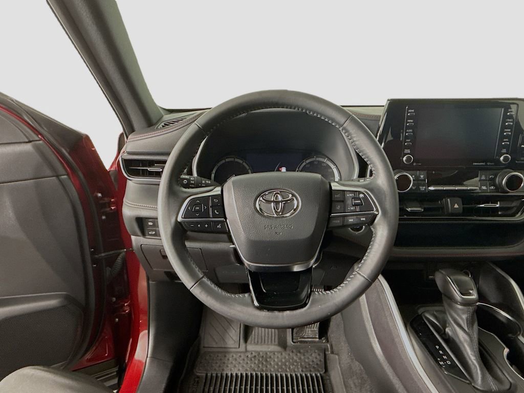 Used 2021 Toyota Highlander XSE image 11