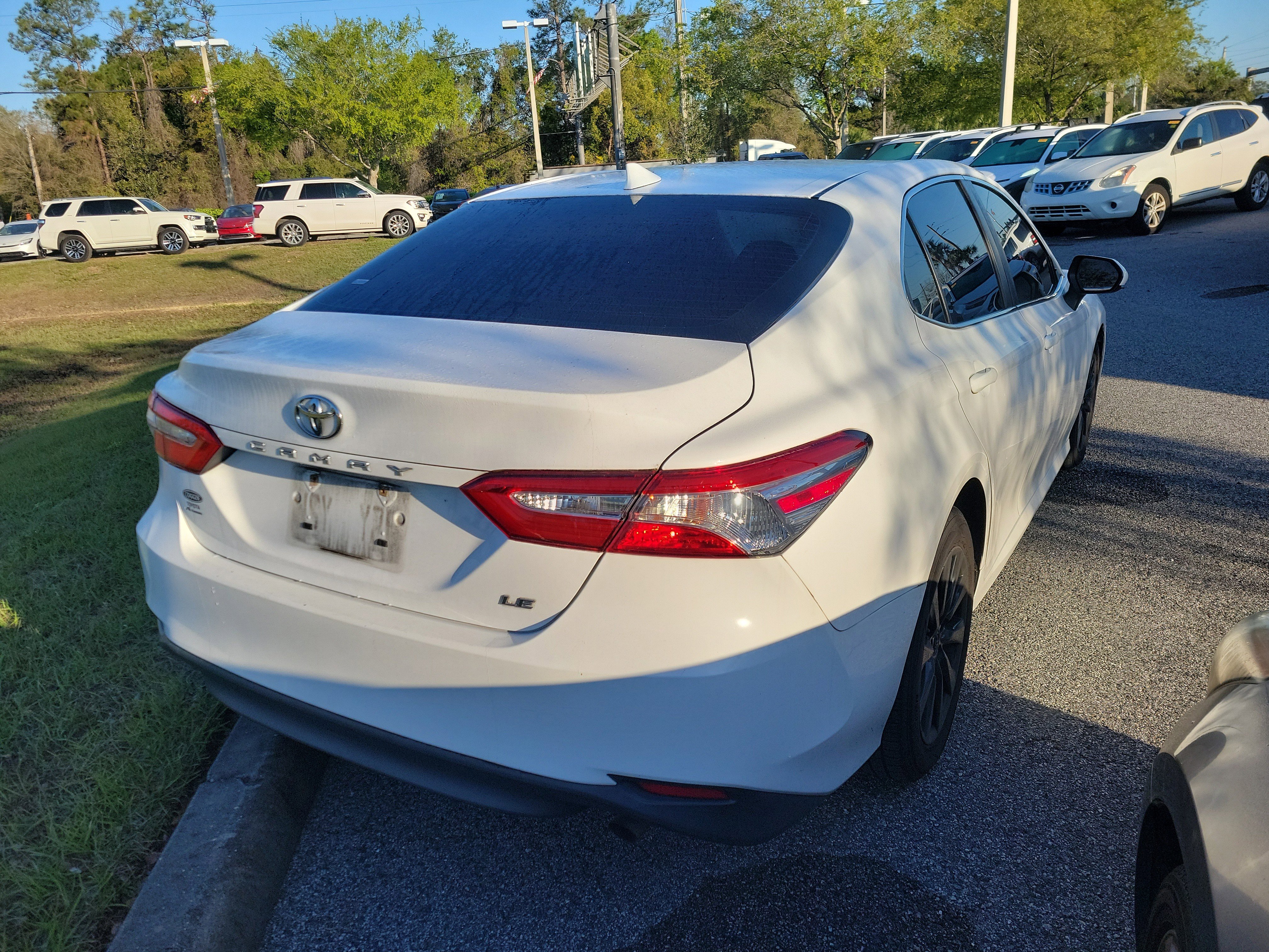 Used 2019 Toyota Camry LE image 15