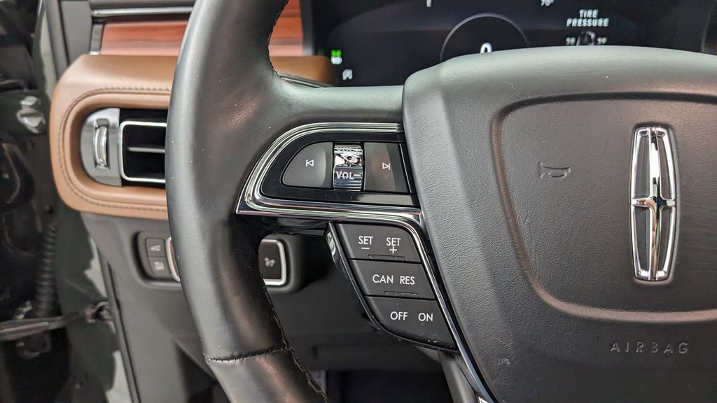 Used 2023 Lincoln Nautilus Reserve w/ Luxury Package image 32