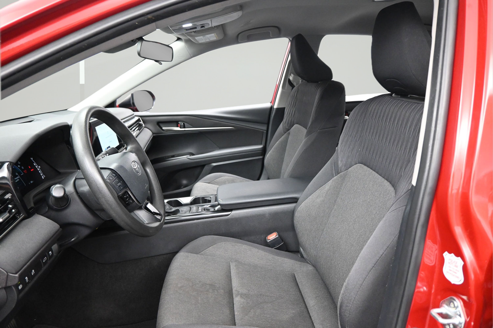 Used 2025 Toyota Camry LE FWD image 9