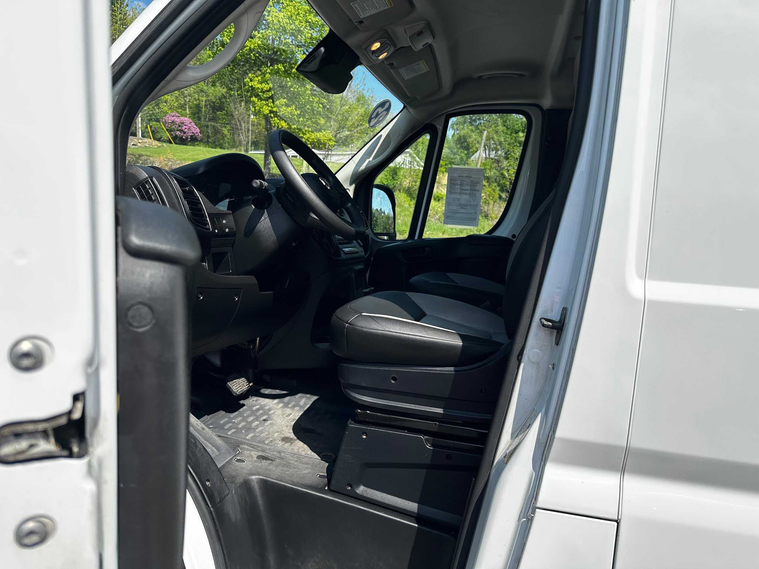 Used 2025 RAM ProMaster 2500 w/ Convenience Group FWD image 28