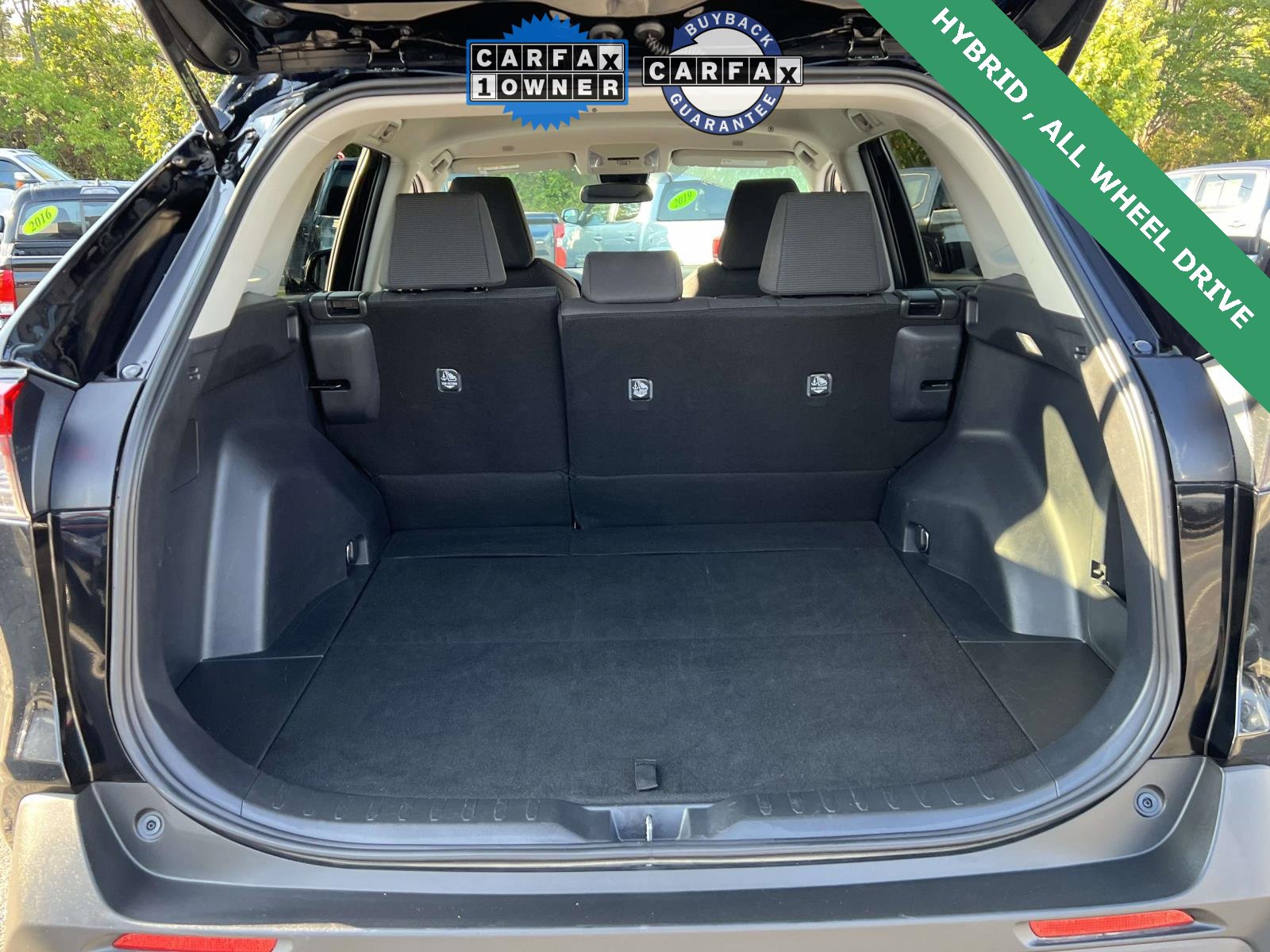 Used 2025 Toyota RAV4 LE image 13