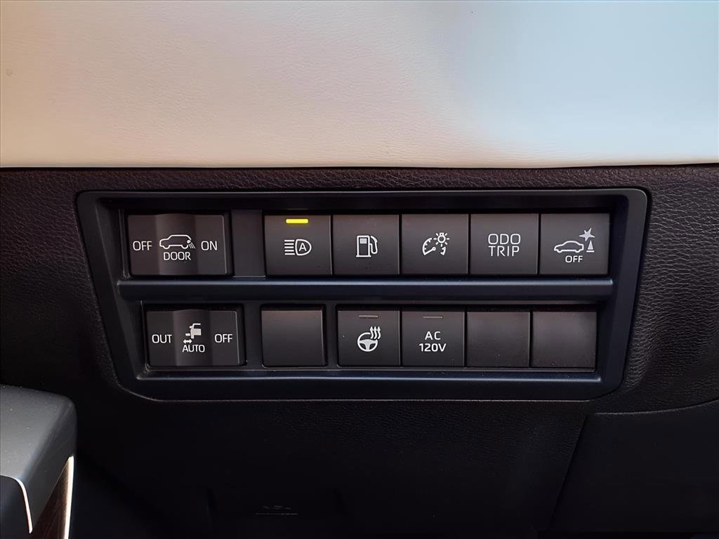 Used 2024 Toyota Sequoia Capstone image 17