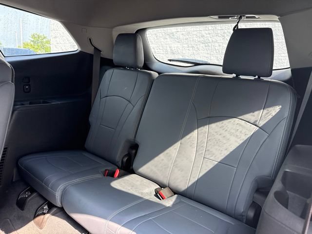 Used 2021 Buick Enclave Essence w/ Sound and Sites Package AWD/4WD image 10