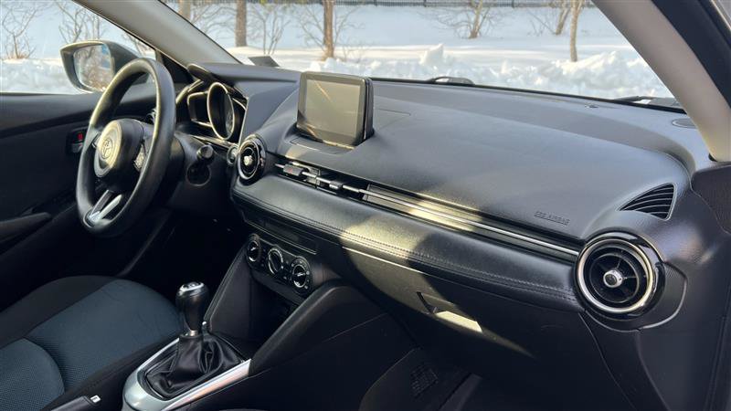 Used 2019 Toyota Yaris LE FWD image 37