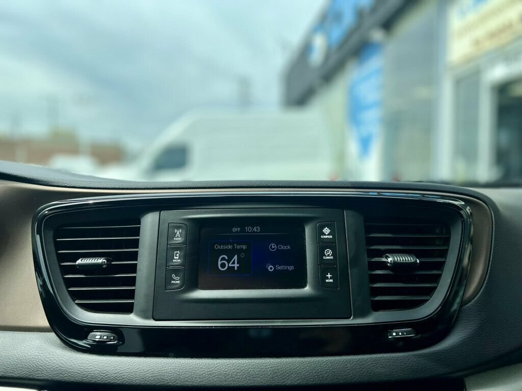 Used 2017 Chrysler Pacifica LX w/ Tire & Wheel Group FWD image 24