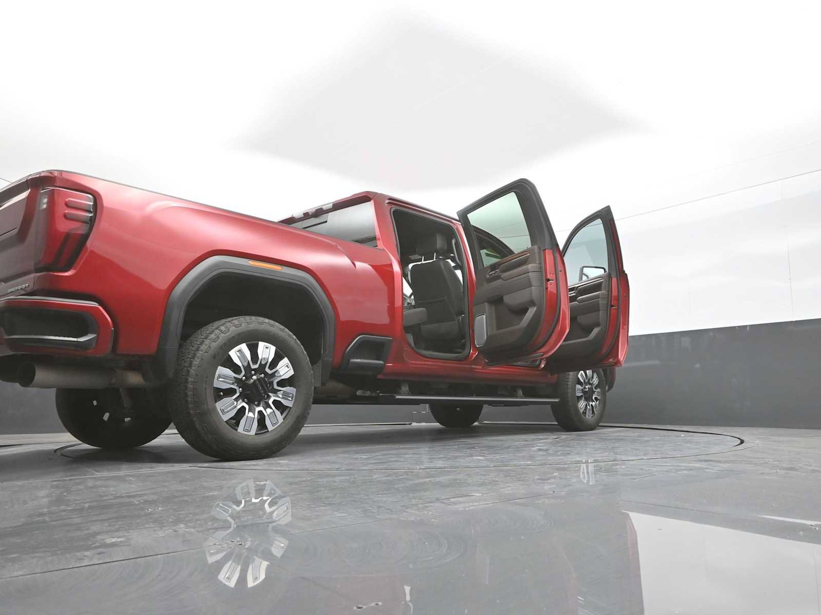 Used 2024 GMC Sierra 2500 Denali w/ Technology Package AWD/4WD image 44