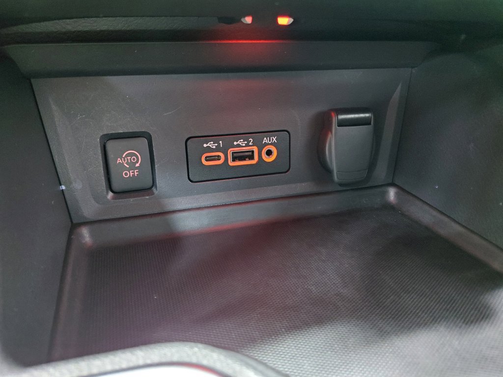 Used 2025 Nissan Sentra SV FWD image 25