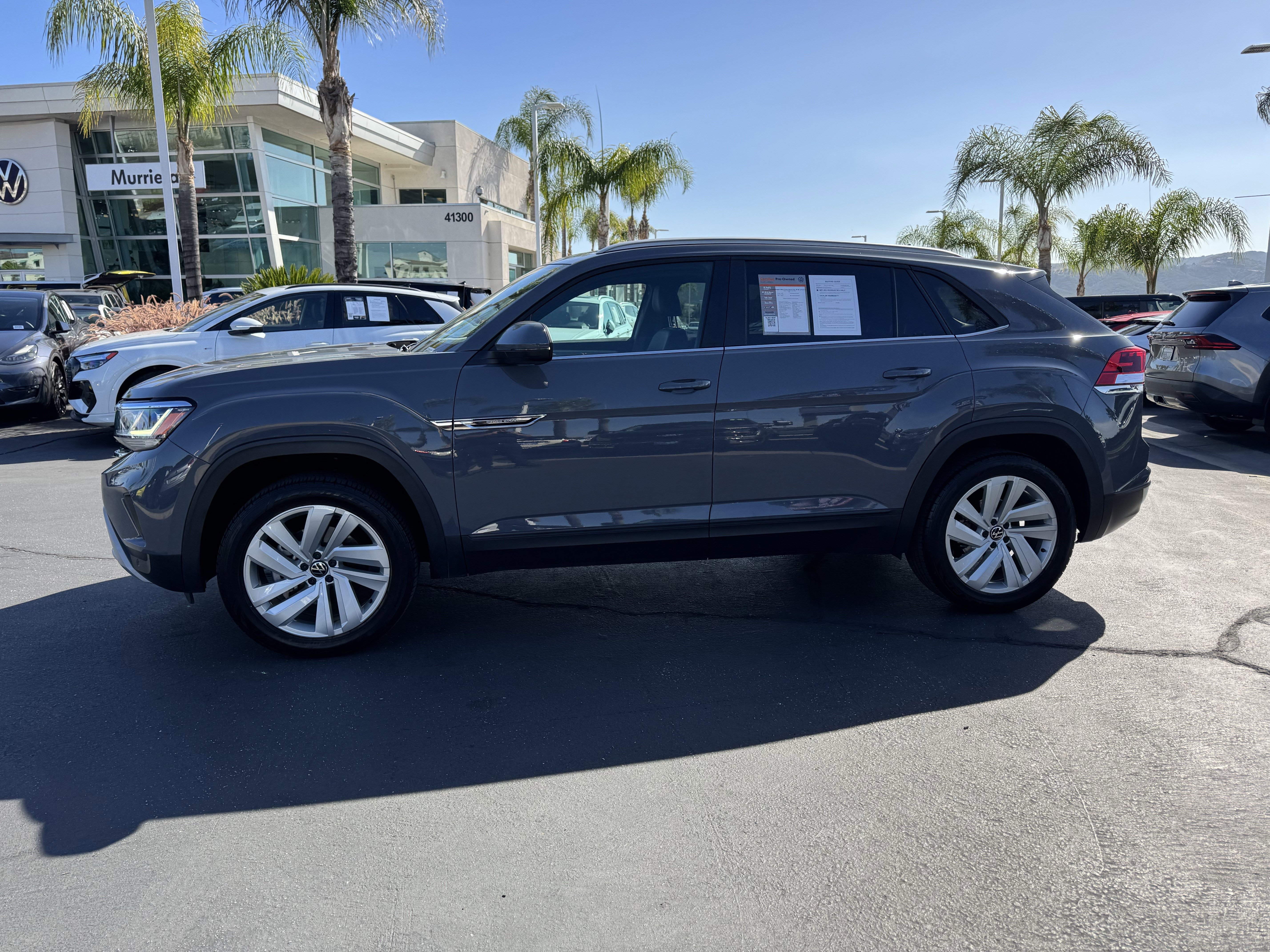 Certified 2022 Volkswagen Atlas Cross Sport SE w/ Panoramic Sunroof Package FWD image 8