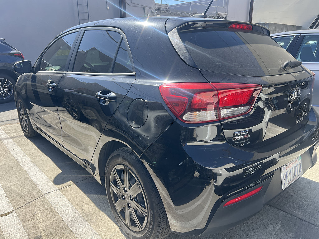 Used 2021 Kia Rio S FWD image 3
