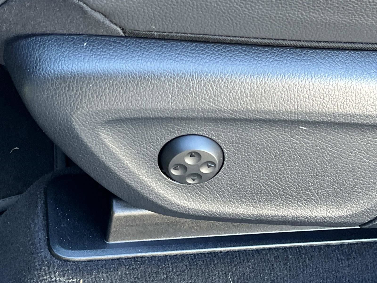 Used 2025 Mercedes-Benz GLE 350 4MATIC image 23