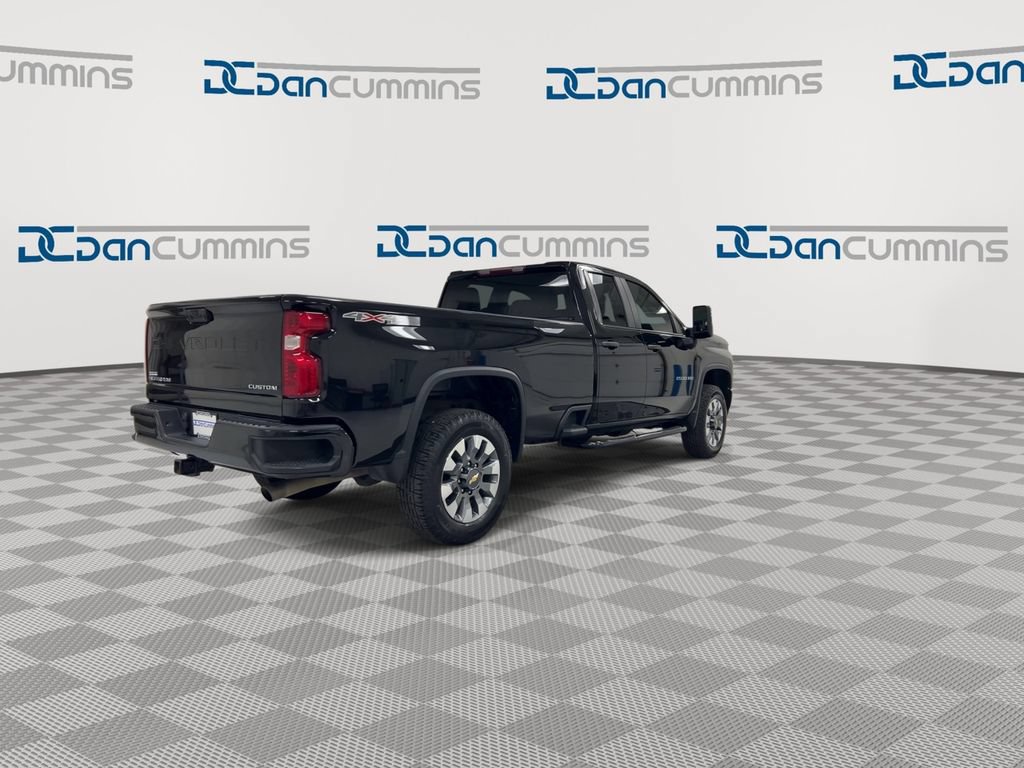 Used 2022 Chevrolet Silverado 2500 Custom w/ Custom Value Package AWD/4WD image 8