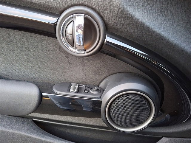 Used 2015 MINI Cooper S image 19