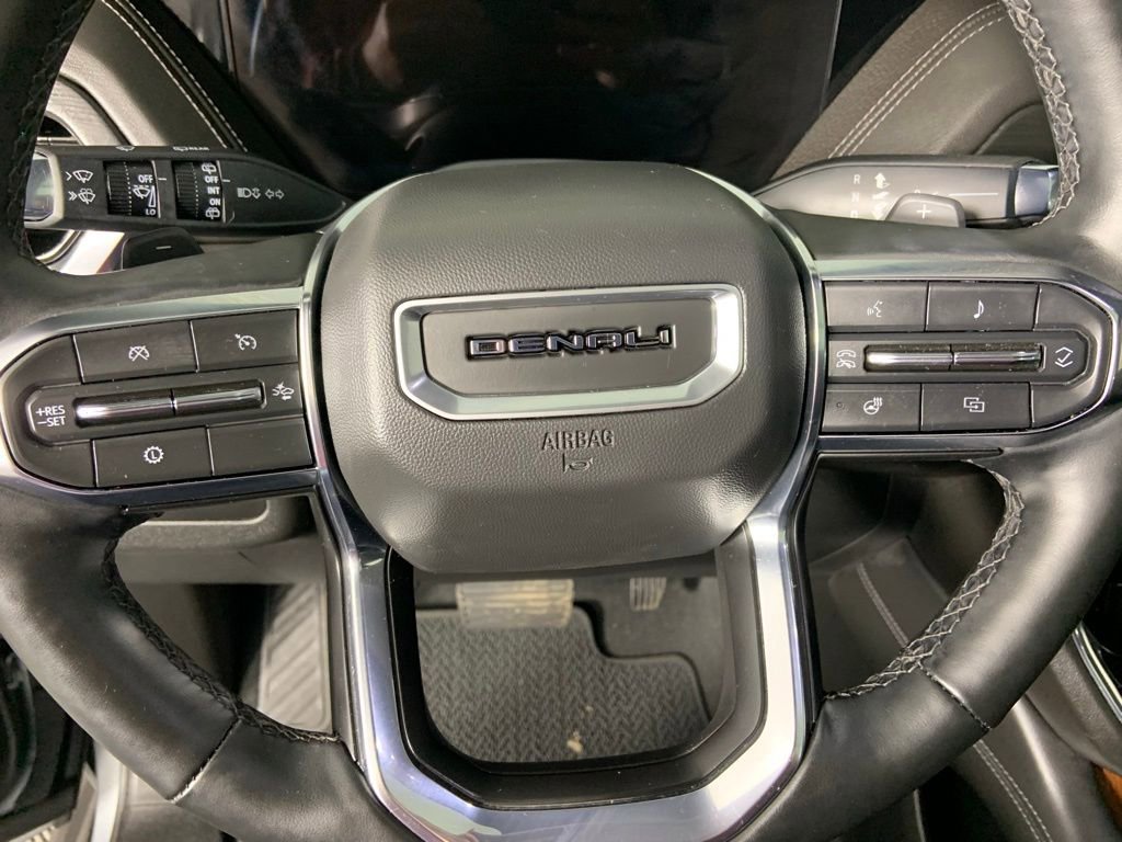 Used 2025 GMC Yukon Denali w/ Sun & Power Step Package image 33