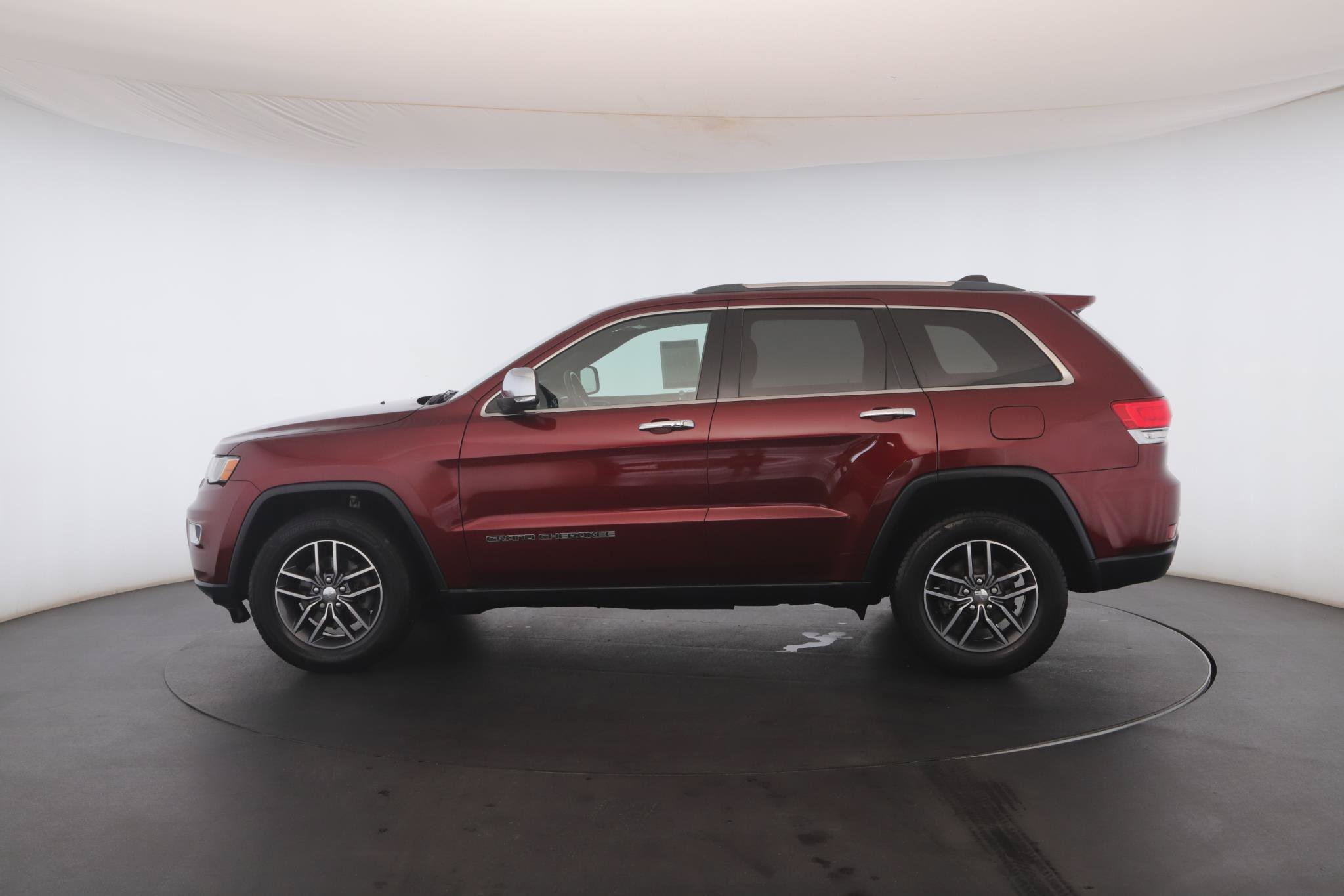 Used 2018 Jeep Grand Cherokee Limited AWD/4WD image 21