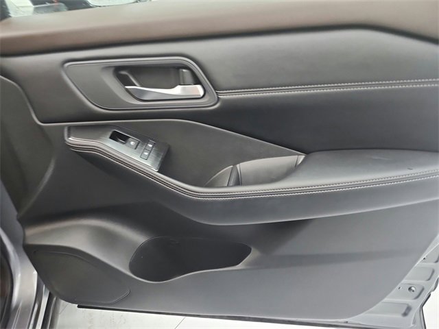 Used 2023 Nissan Rogue SV w/ SV Premium Package image 74