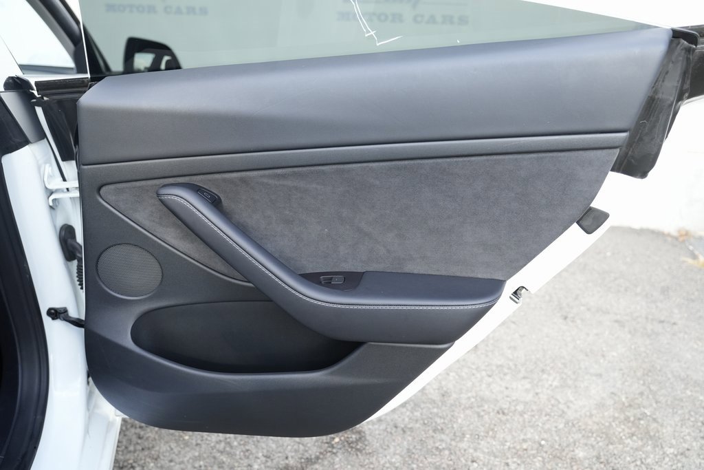 Used 2023 Tesla Model 3 Standard Range image 38