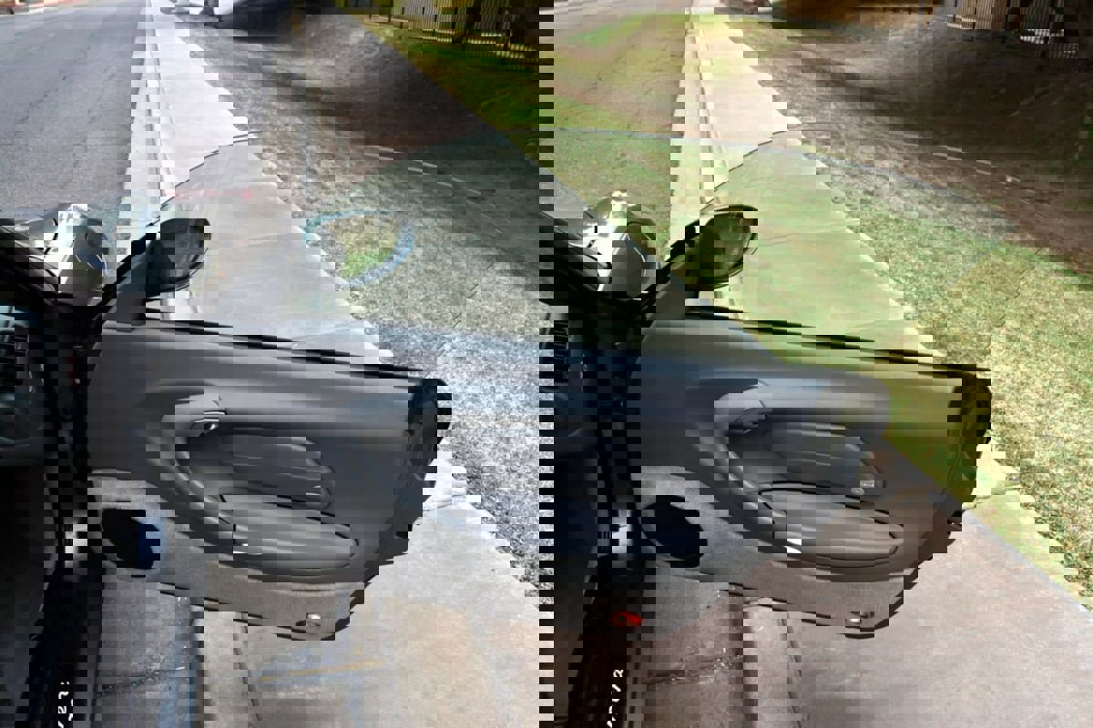 Used 2002 Porsche 911 Cabriolet image 24