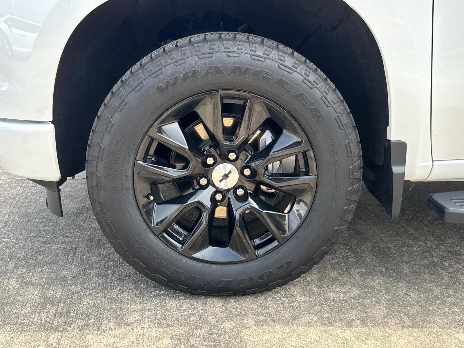 Used 2023 Chevrolet Silverado 1500 RST w/ Z71 Off-Road Package AWD/4WD image 10