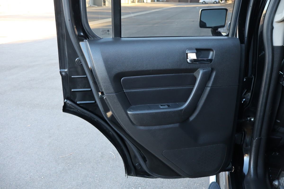 Used 2006 HUMMER H3 w/ Chrome Appearance Package image 24