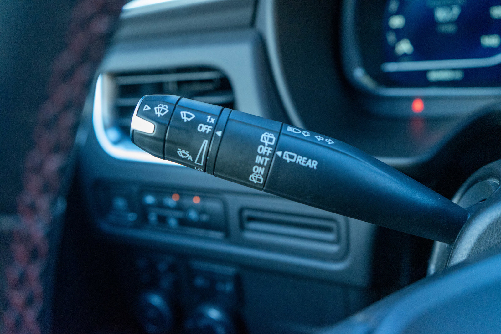 Used 2023 Chevrolet Suburban RST image 25