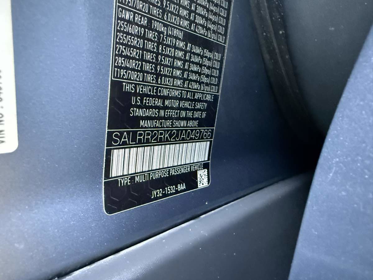 Used 2018 Land Rover Discovery HSE image 29