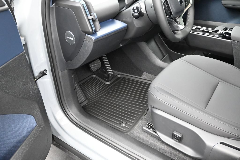 New 2026 Volvo EX30 Plus w/ Climate Package AWD/4WD image 9