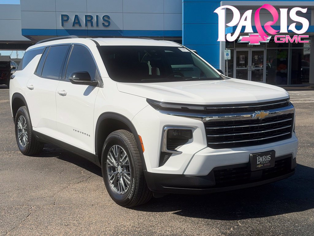 Used 2025 Chevrolet Traverse LT w/ LPO, Floor Liner Package FWD image 1