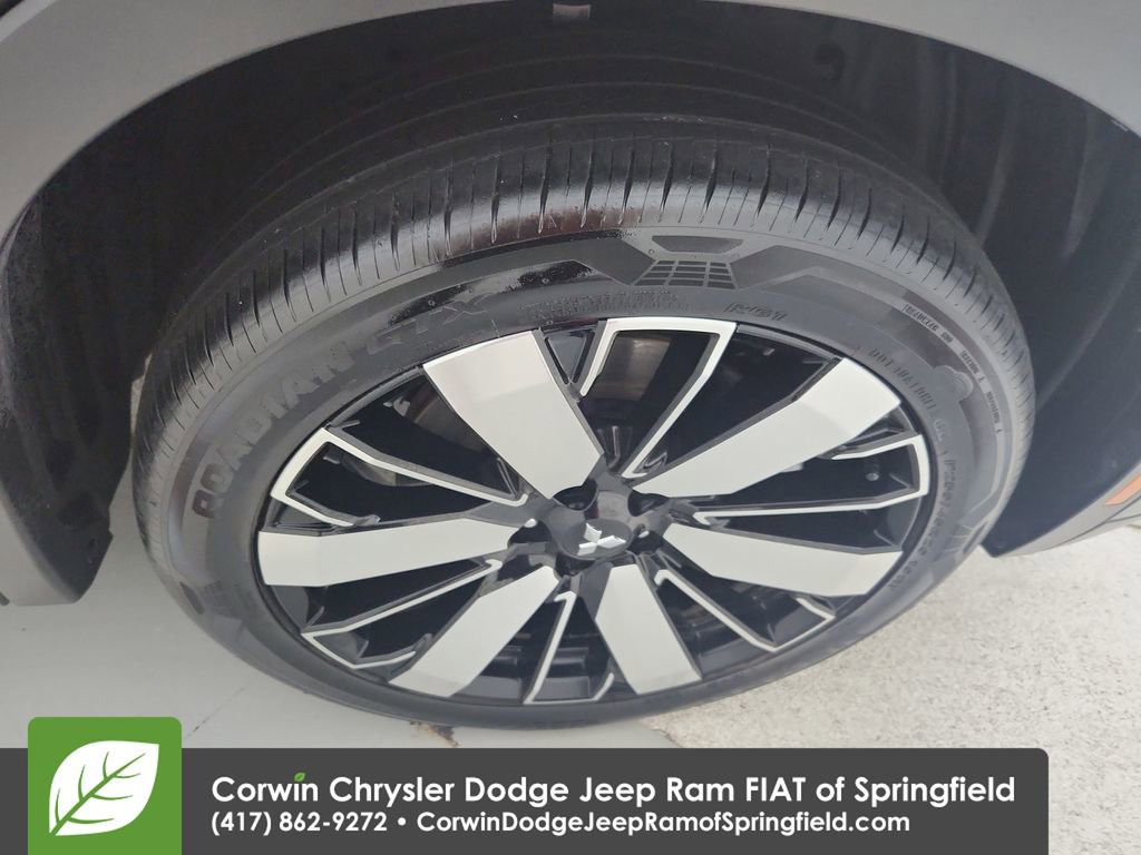 Used 2025 Mitsubishi Outlander SE image 35