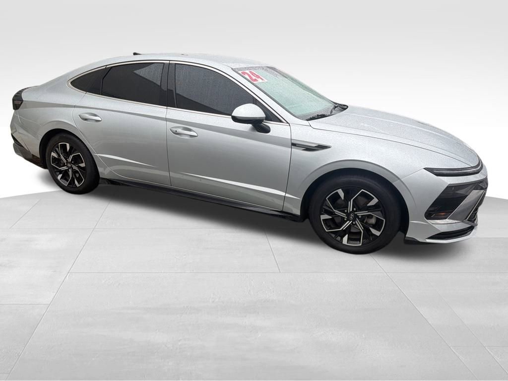 Used 2024 Hyundai Sonata SEL image 2