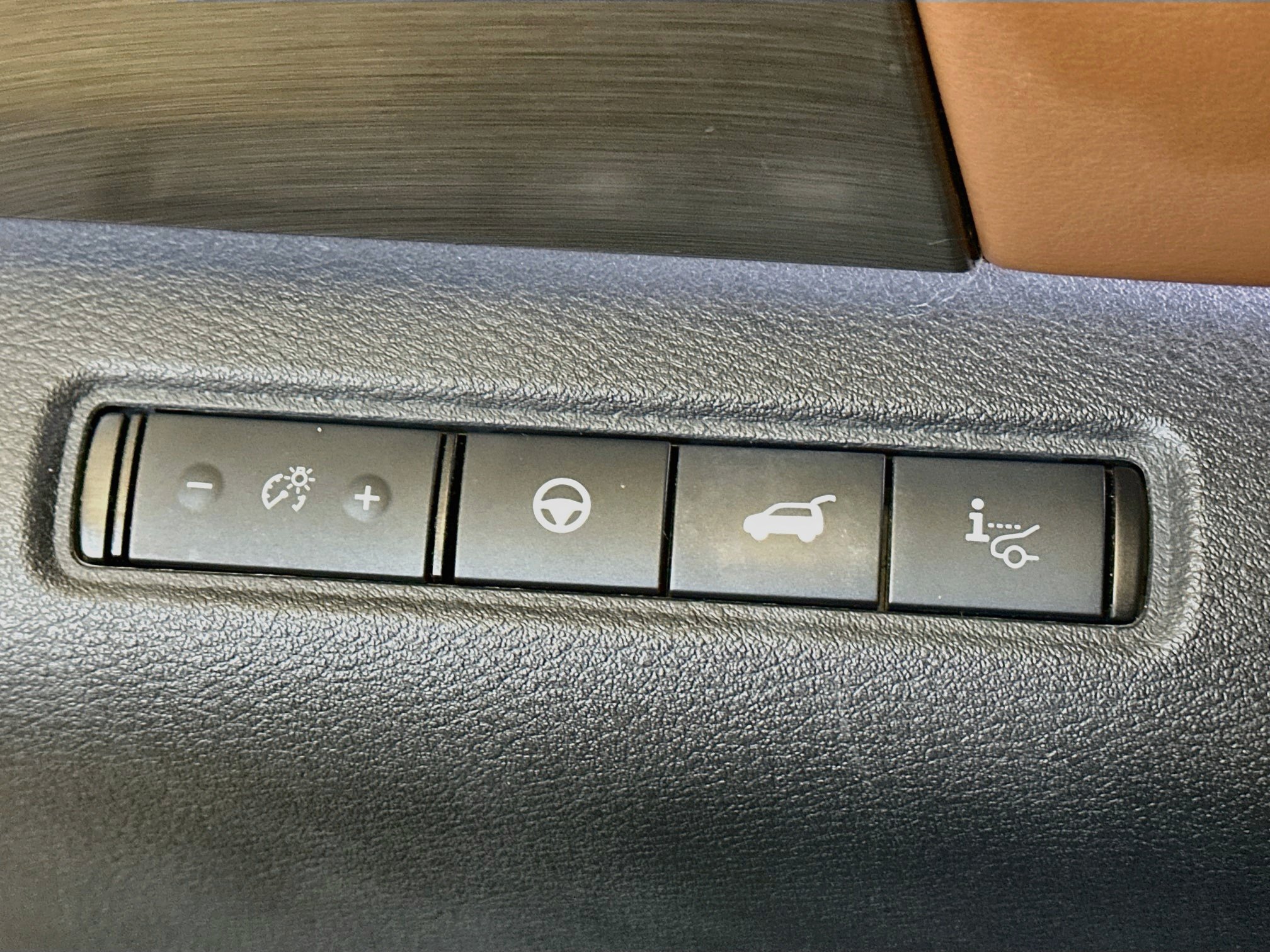 Used 2023 Nissan Pathfinder Platinum w/ Cargo Package AWD/4WD image 17