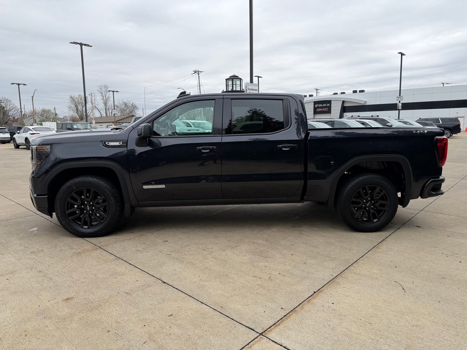 Used 2024 GMC Sierra 1500 Elevation image 8