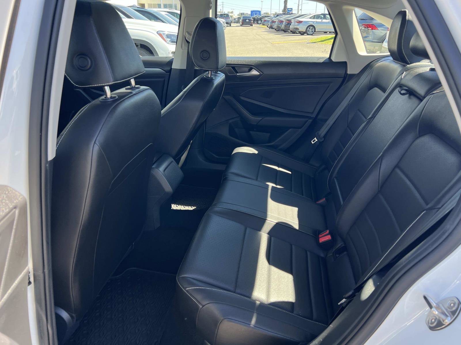 Used 2024 Volkswagen Jetta SE w/ Panoramic Sunroof Package image 21