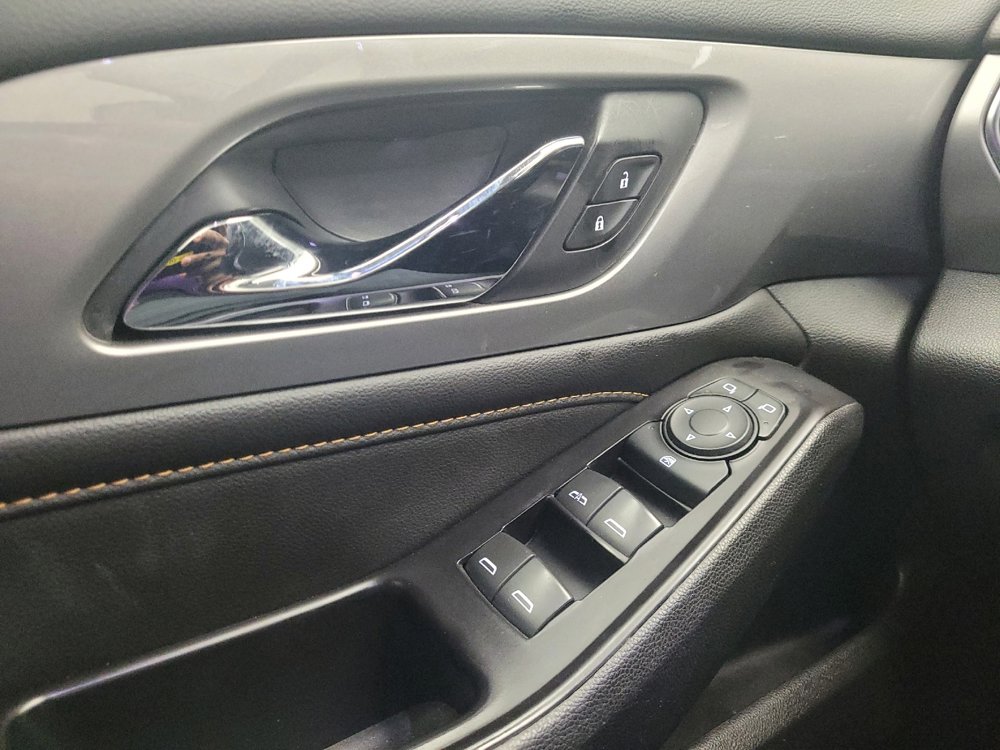Used 2020 Chevrolet Traverse LS image 27