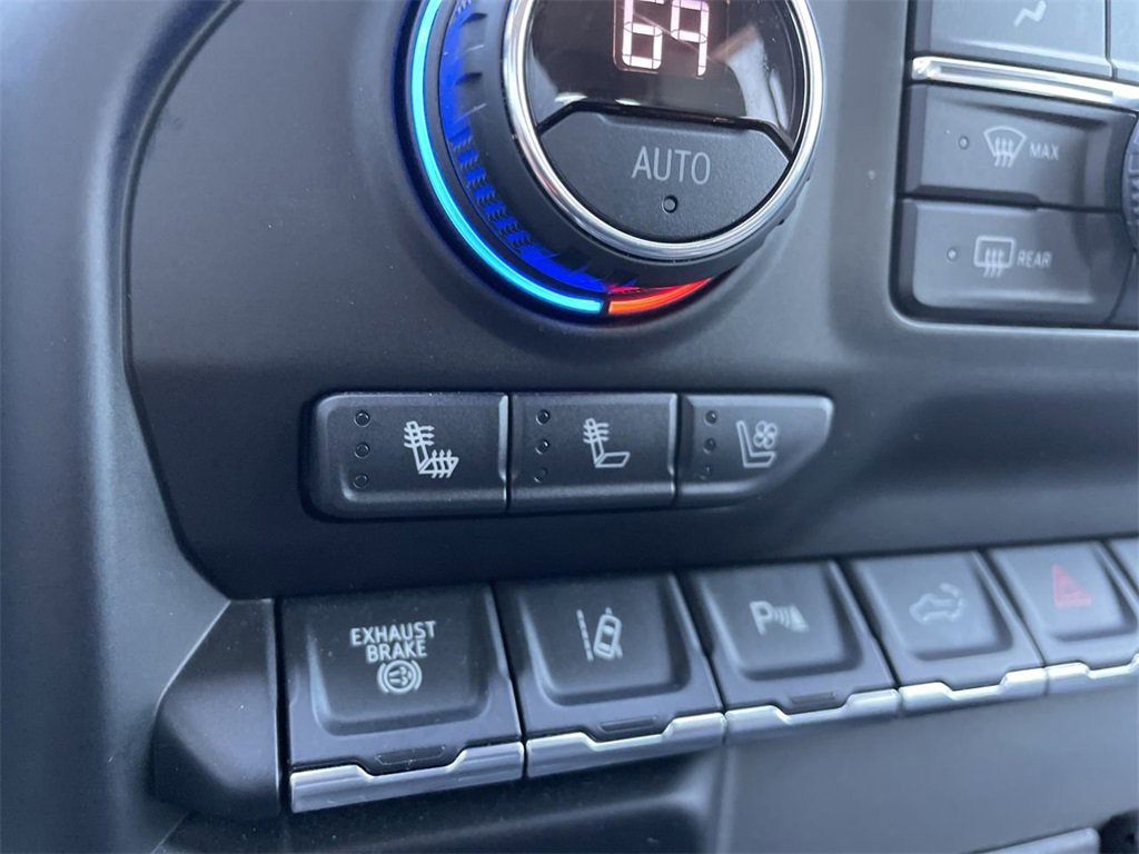 Used 2020 Chevrolet Silverado 2500 LTZ w/ LTZ Premium Package image 8