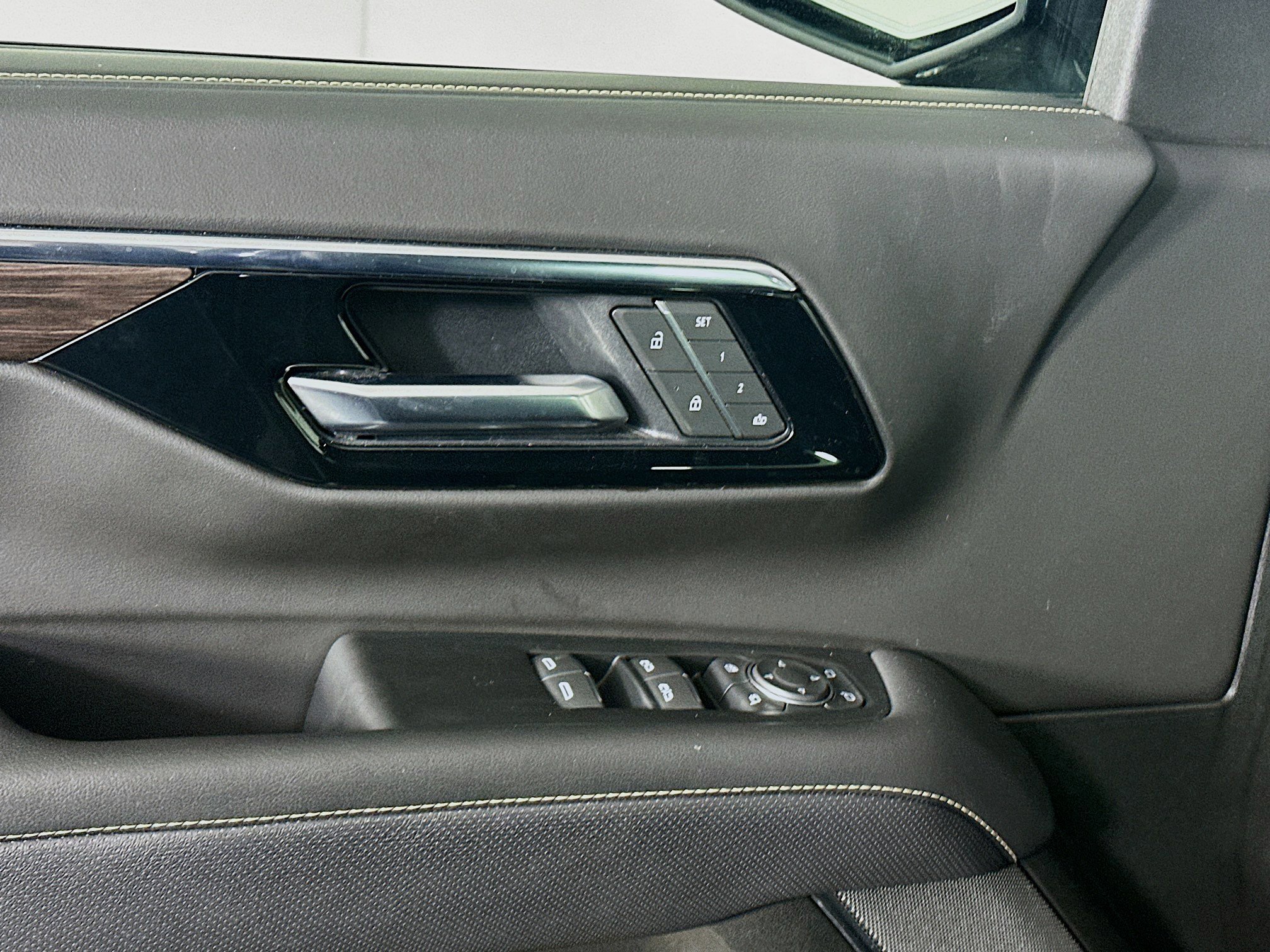 Used 2025 Chevrolet Tahoe Premier image 15